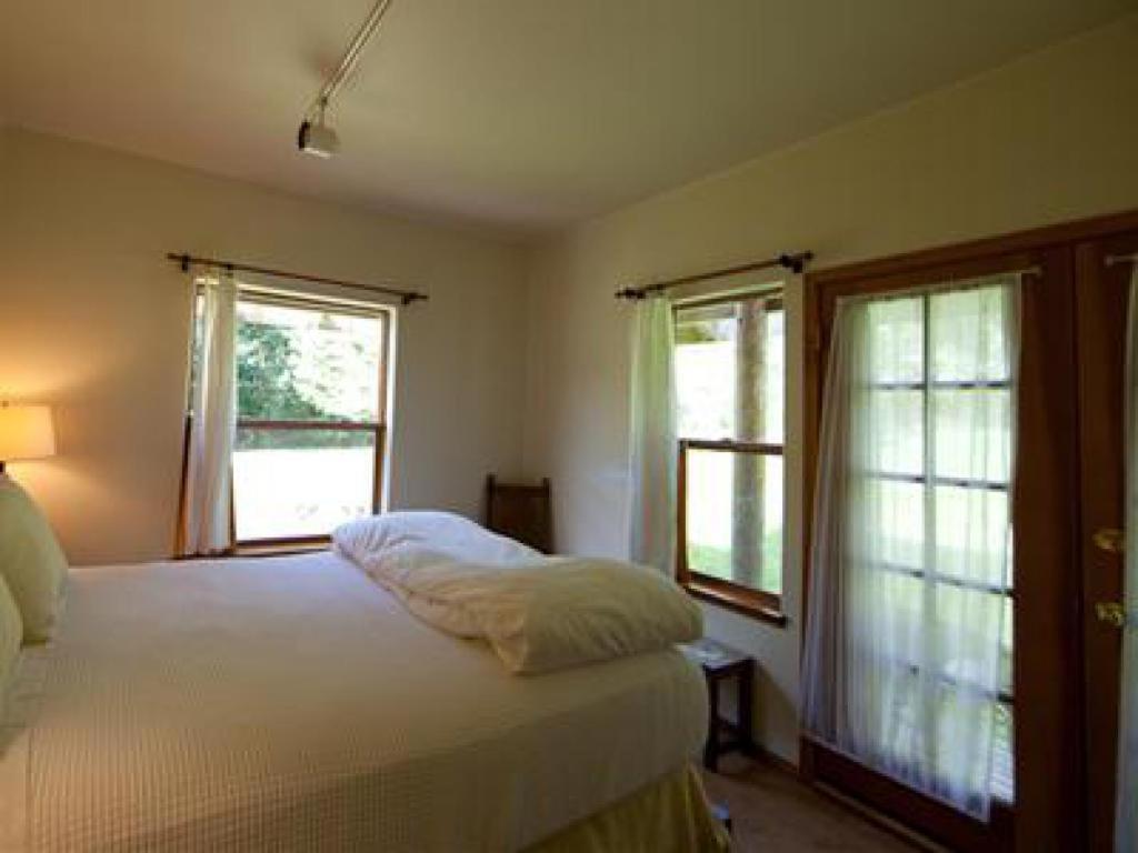 Готель Nettles Farm Lummi Island Екстер'єр фото
