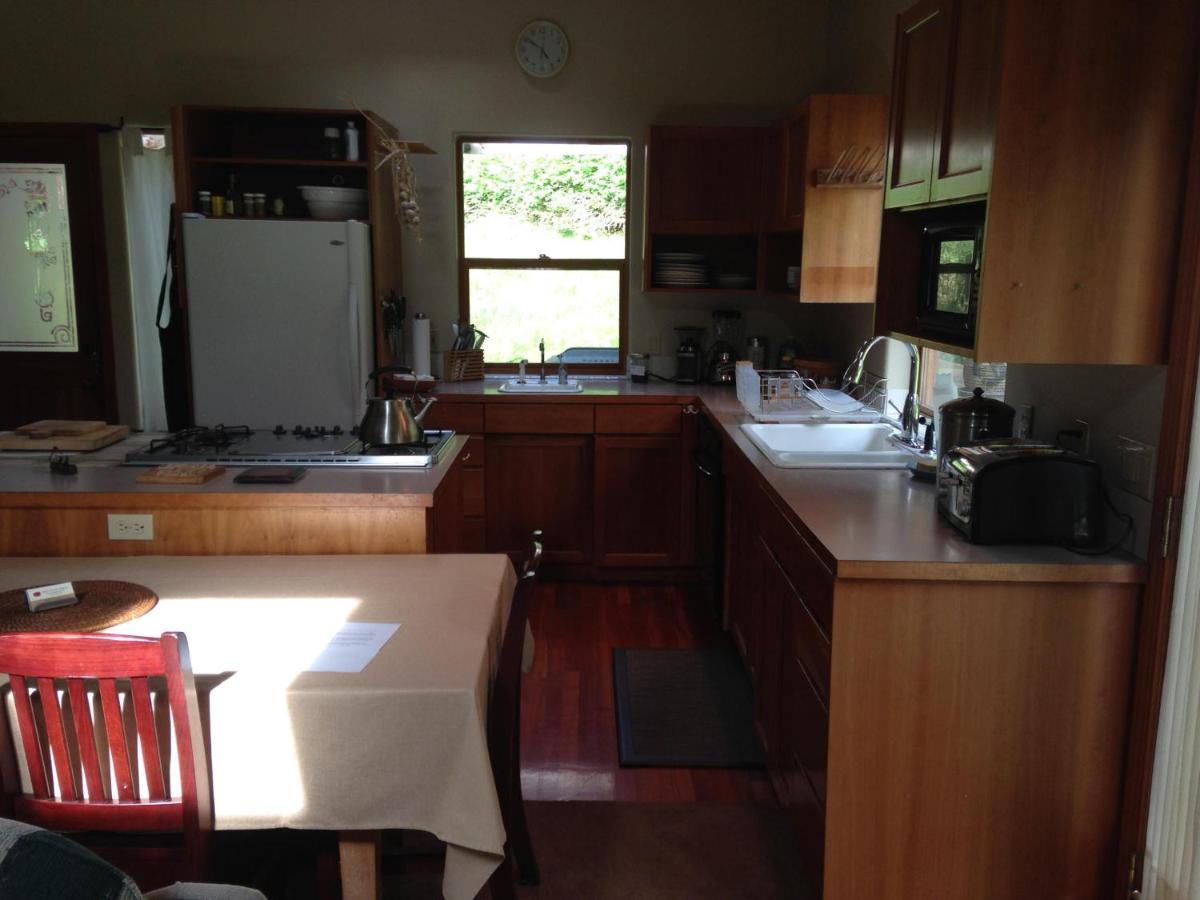 Готель Nettles Farm Lummi Island Екстер'єр фото